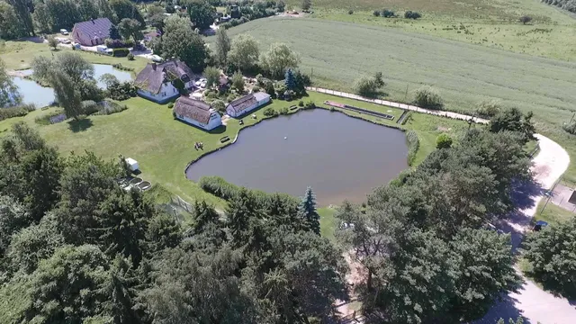 Pension Schwanensee - Ferienhaus und Ferienwohnungen auf Rügen auf der Halbinsel Mönchgut