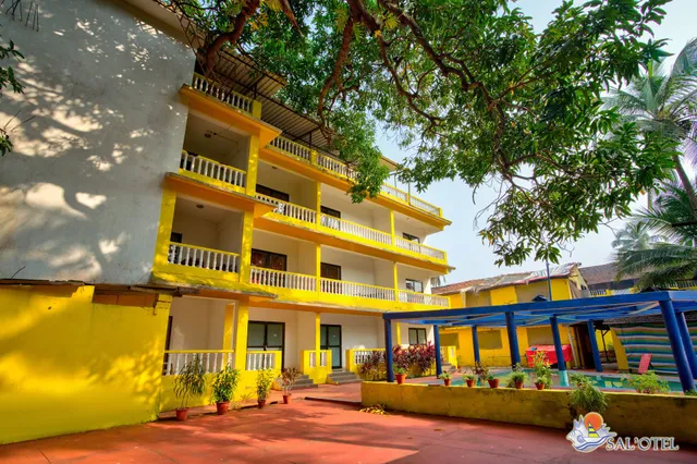 Salotel- Near Mae De Deus Church