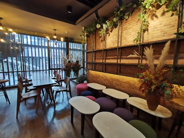 Good Mood Cafe & Eatery (KOFFEE & CO.)