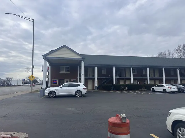 Elite inn- whirlpool suites & extended stay