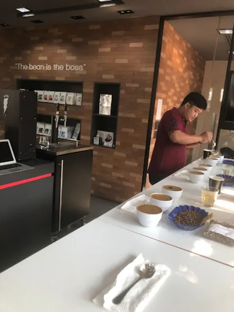 CoffeeWORKS Bangkok Experience Center