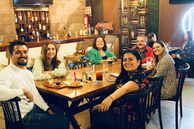 El Quince Patio Asador