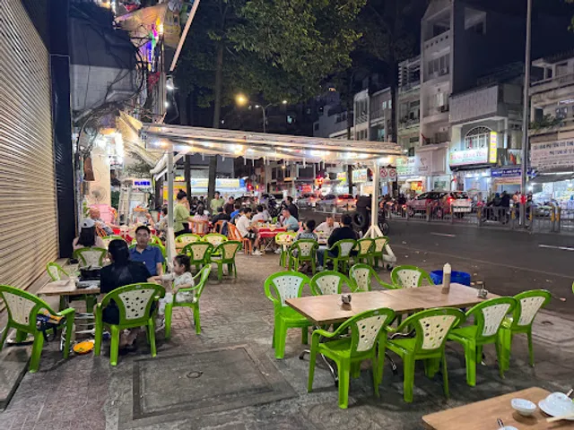 Bau Sen Goat Hot Pot