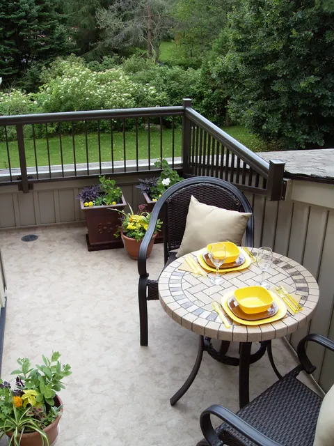 Colonial Creekside Grand Guest House