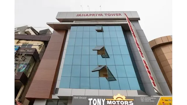 Capital O 49120 Ak International Rooms