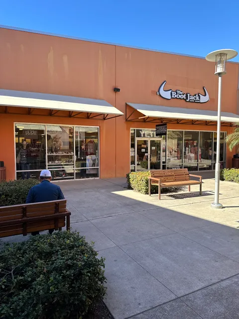 The Boot Jack Outlet