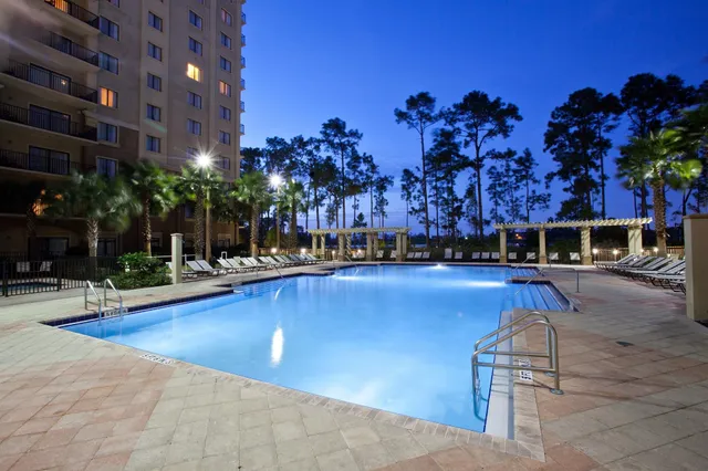 Building 1 / Lake Eve at The Bluegreen Fountains Resort