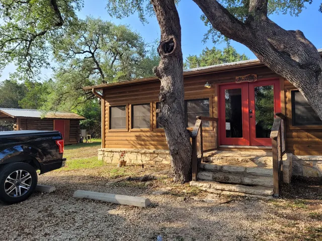 Wimberley Log Cabins Resort and Suites