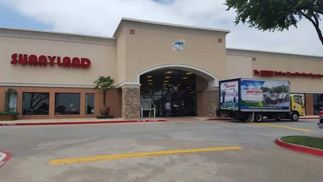 Sunnyland Outdoor Living