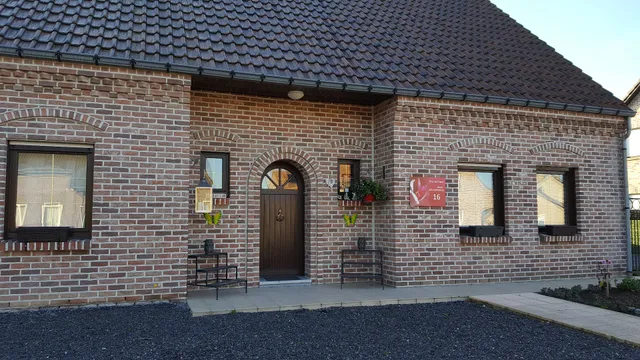 B & B Carpe diem , bed and breakfast maaseik