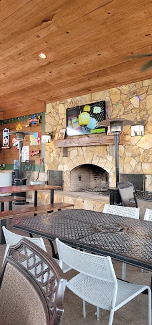 Critters Outdoor Pizza