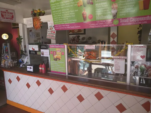 J & F Ice Cream Shop