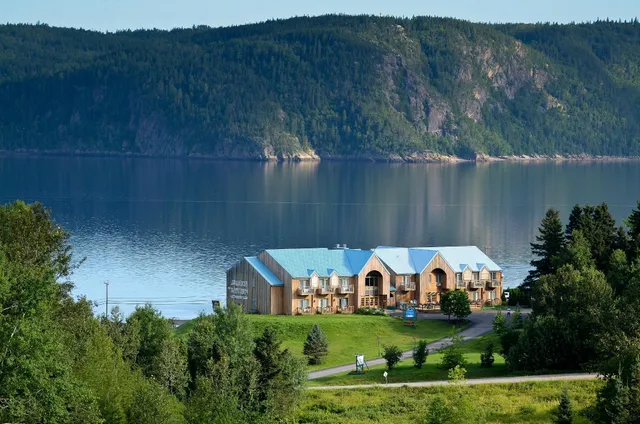 BATTURES Hotel Fjord Saguenay
