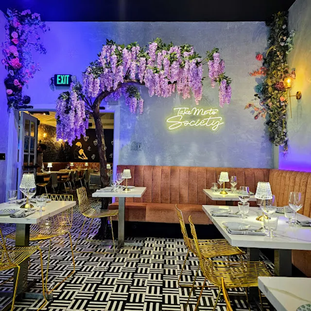 Society Restaurant & Hookah Lounge