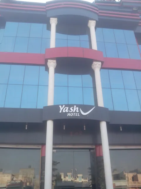 OYO 9388 Yash Hotel