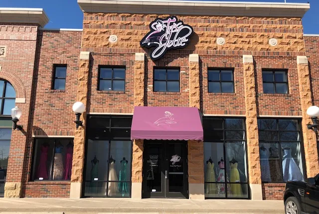 Tres Jolie Prom & Pageant