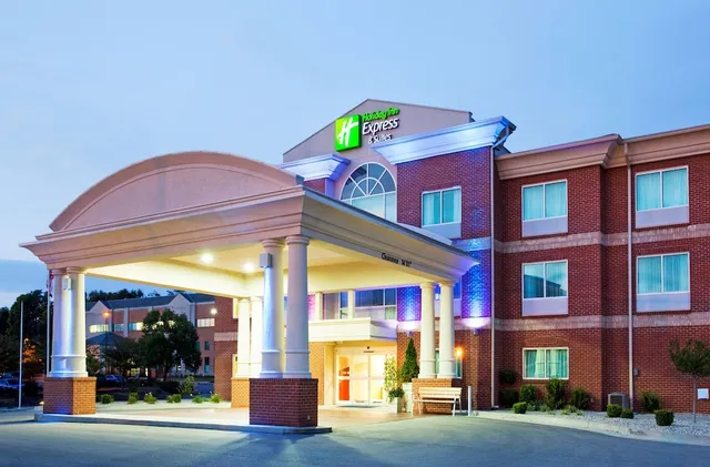 Holiday Inn Express & Suites Cincinnati SE Newport, an IHG Hotel