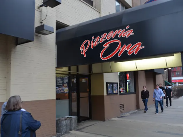 Pizzeria Ora Chicago