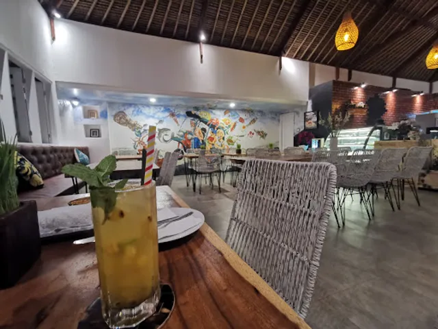 TUK TUK RESTAURANT BALI
