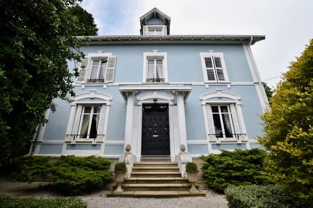 La Maison Bleue "La Charade"