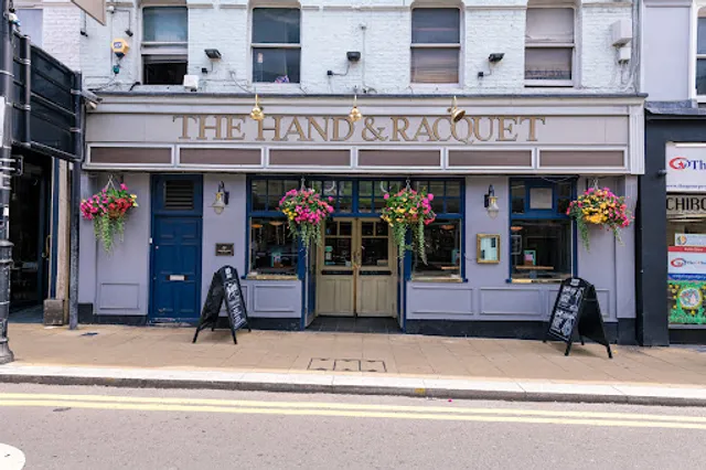 Hand & Racquet