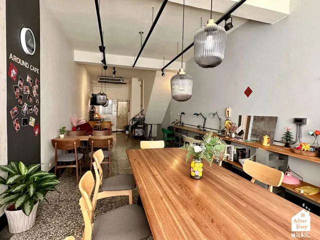 Around Cafe 流浪咖啡（週五、六營業至21：00）