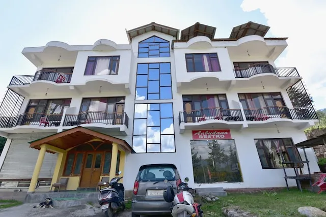 OYO 18411 Hotel Aarya