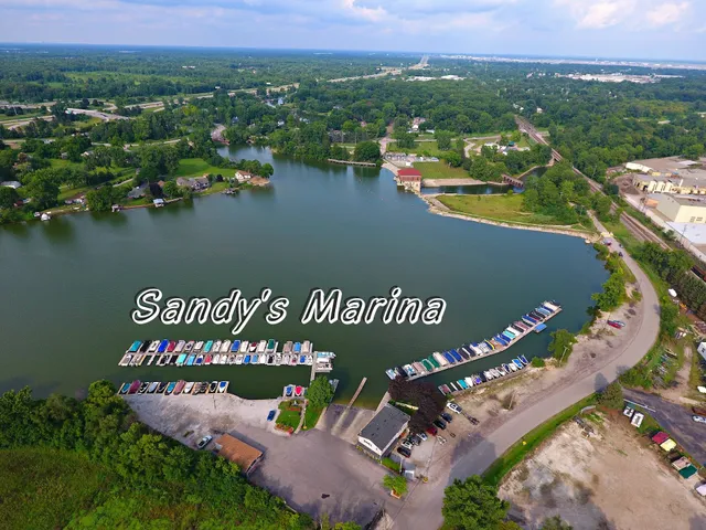 Sandy's Marina
