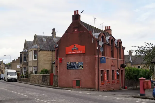 The Red Hoose