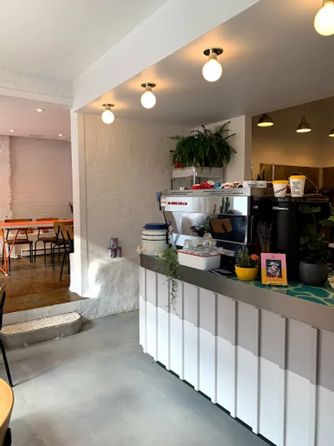 Edmond Café Cantine