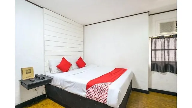 OYO 472 Poleng Villa