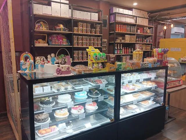 𝗠𝗘𝗘 𝗕𝗔𝗞𝗘𝗥𝗦-Cake/Flowers Delivery/Bread/Hampers/Bakery Shop in Rishi Nagar Ludhiana
