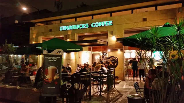 Starbucks Pilares DT