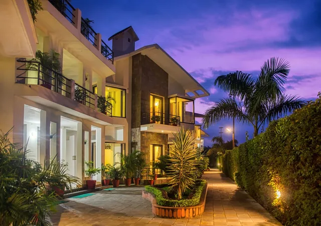 OYO Hotel Corbett Solitaire