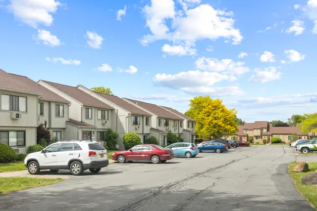 Clearview Farms Apartments & Townhouses