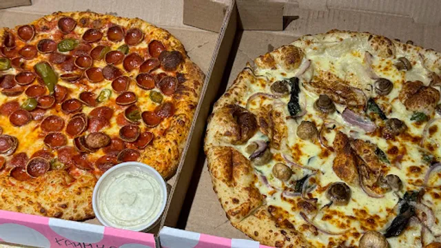 Blondies Pizza Eglinton