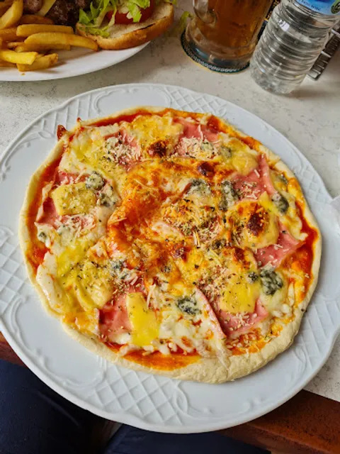 Pizzería Marfil