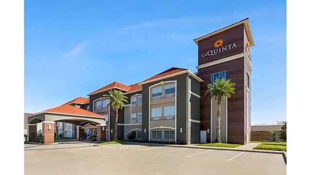 La Quinta Inn & Suites by Wyndham Port Arthur