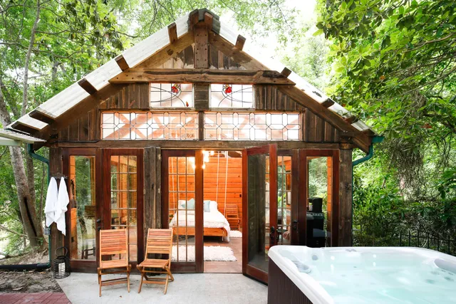 Naturalist Boudoir Cabins