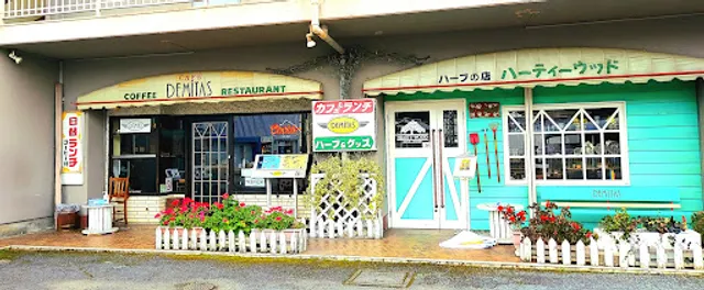 デミタス・平城駅前