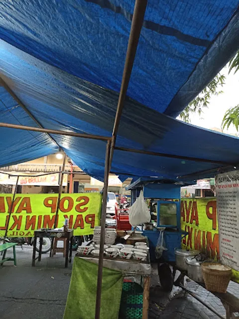 Sop Ayam Pak Min/ Ragil