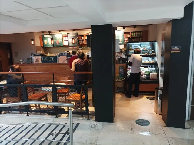 Starbucks Hospital Ángeles Metropolitano