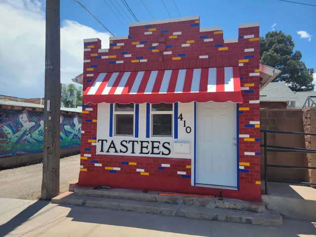 Tastee’s Carnival Treats