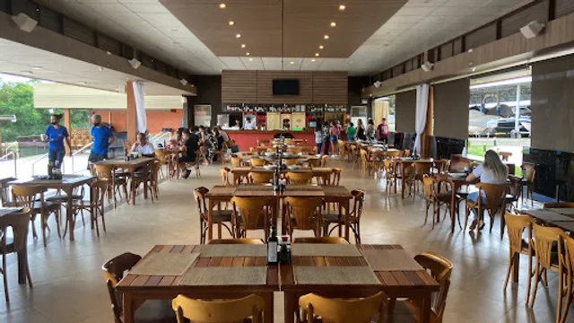 Enseada Beach Club & Marina