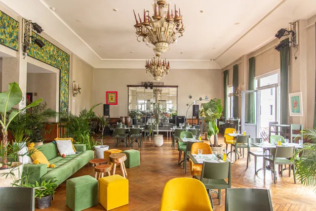 Café La Scène مقهى السينما