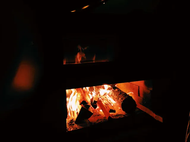 山梨県河口湖 燎(かがりび)キャンプ場 | Kagaribi Campsite