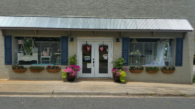Country Lane Floral & Gift Shoppe