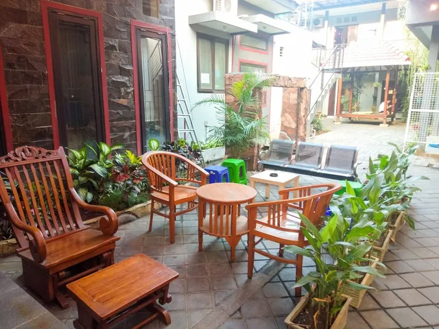 Kartini Guest House near Alun Alun Probolinggo Mitra RedDoorz