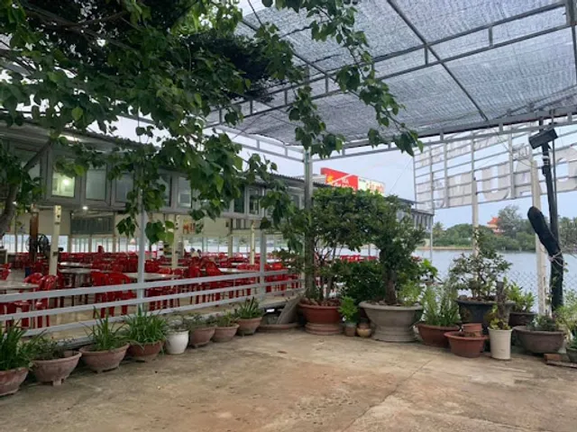 Nhà Hàng Hải Sản Cầu Mới