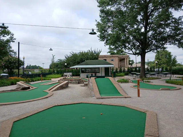 East Potomac Park: Mini Golf